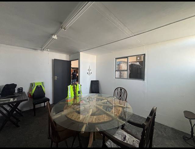 202M² WAREHOUSE TO LET IN AIRPORT INDUSTRIA